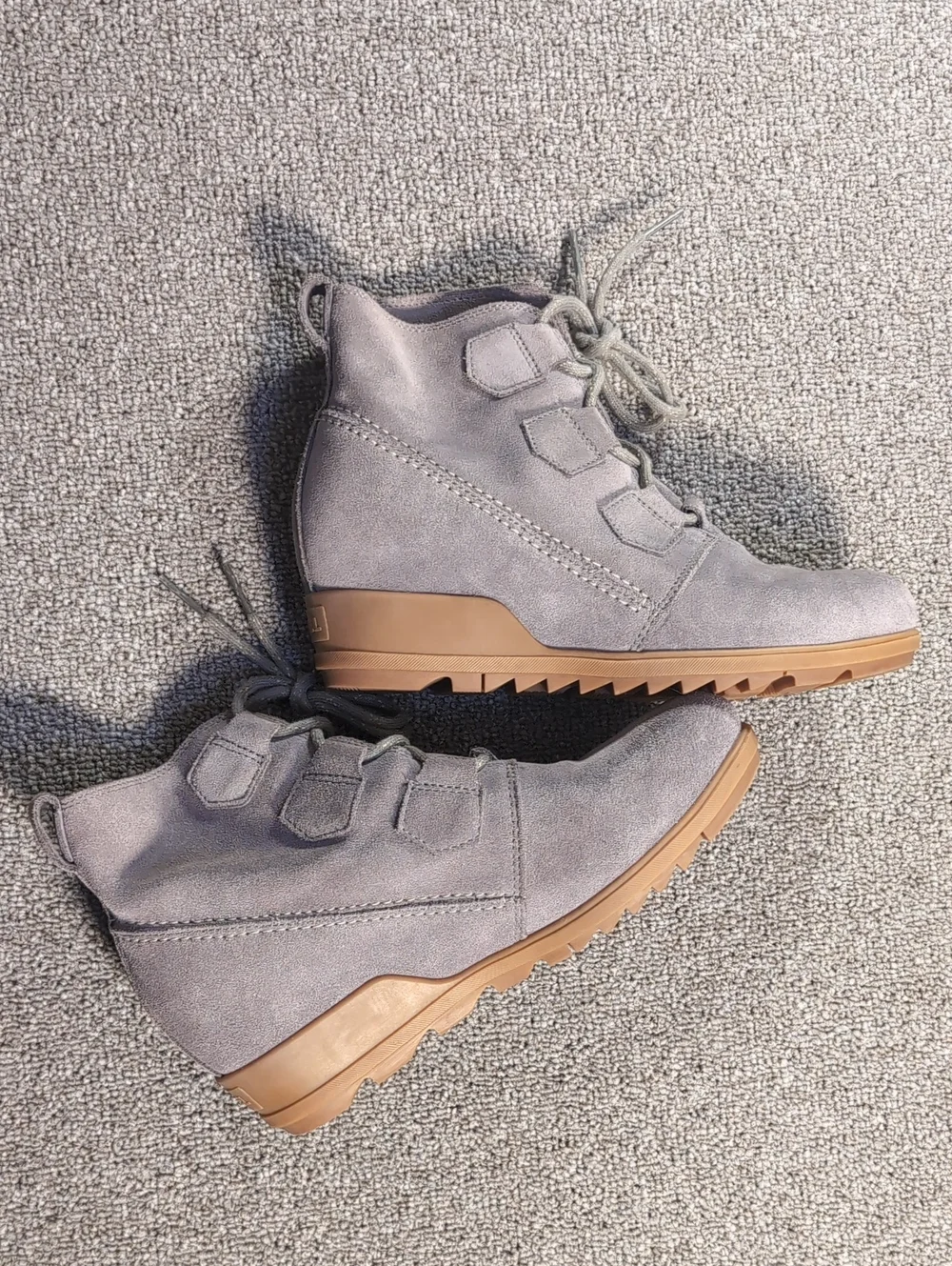 Sorel Evie Lace Wedge Ankle Booties Size 9.5 in Gray Suede